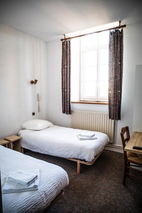 Hotel Restaurant Le Foirail Saint-Haon ภายนอก รูปภาพ