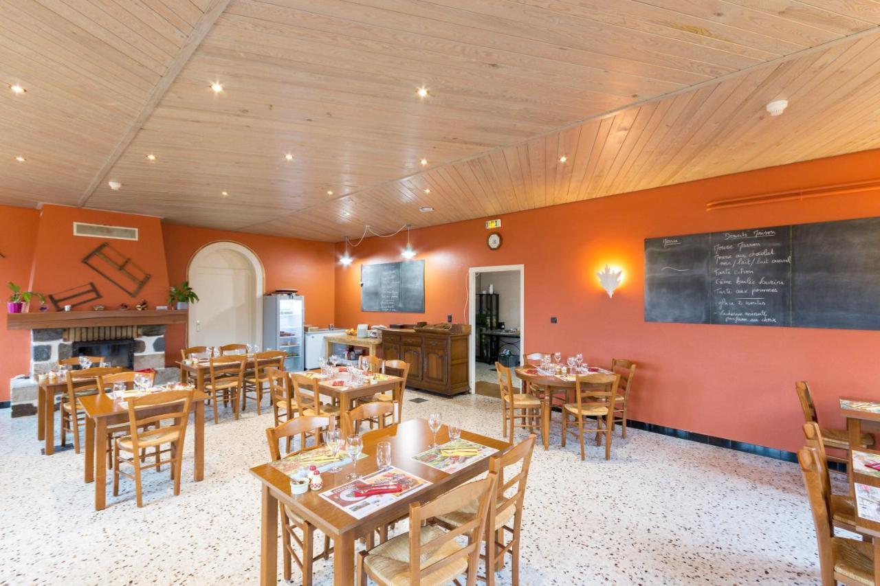 Hotel Restaurant Le Foirail Saint-Haon ภายนอก รูปภาพ